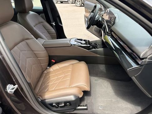 Used 2025 BMW i5 xDrive40 w/ Premium Package AWD/4WD image 34