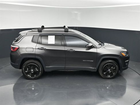 Used 2019 Jeep Compass Latitude AWD/4WD image 23