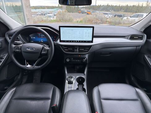 Used 2025 Ford Escape Platinum AWD/4WD image 10