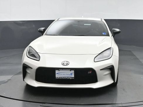 Used 2025 Toyota GR86 Premium w/ Performance Package RWD image 2