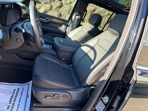 Used 2026 GMC Yukon Denali w/ Sun & Power Step Package AWD/4WD image 15