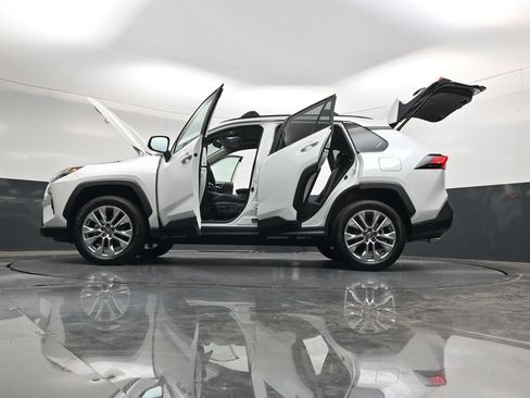 Used 2025 Toyota RAV4 XLE Premium w/ Weather Package AWD/4WD image 53