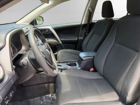 Used 2014 Toyota RAV4 LE AWD/4WD image 10