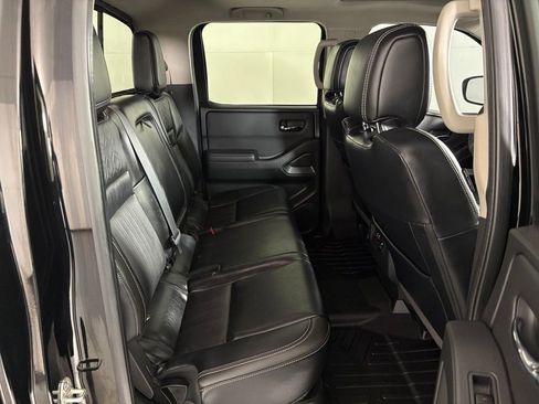Used 2022 Nissan Frontier SV w/ SV Premium Package RWD image 41