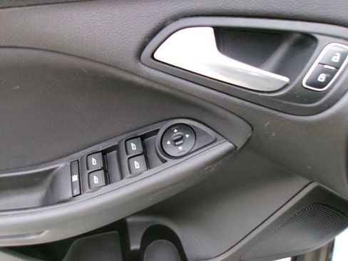 Used 2018 Ford Focus SE image 15