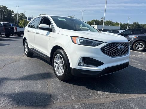 Used 2024 Ford Edge SEL w/ Convenience Package AWD/4WD image 4