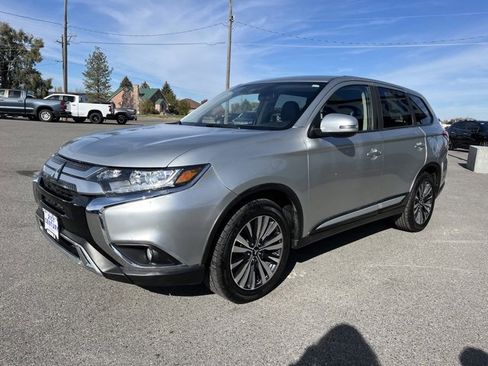 Used 2020 Mitsubishi Outlander SE image 4