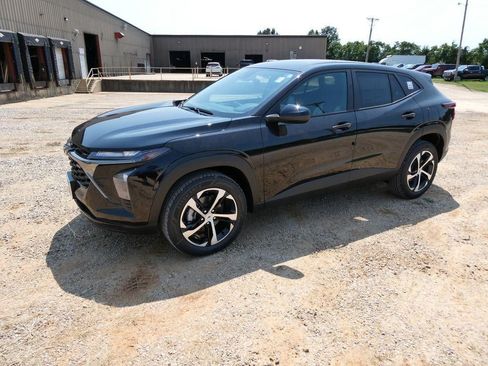 New 2026 Chevrolet Trax RS w/ Sunroof Package FWD image 7