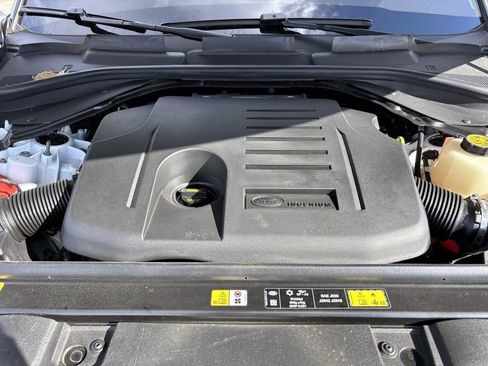 Used 2025 Land Rover Range Rover Sport image 24