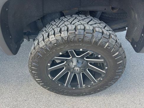 Used 2020 Chevrolet Silverado 2500 LTZ w/ LTZ Convenience Package AWD/4WD image 17
