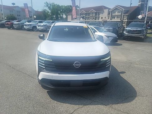 Used 2025 Nissan Kicks S FWD image 2
