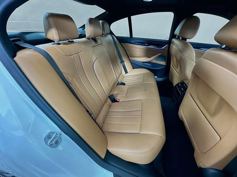 Used 2020 BMW 530i w/ Premium Package RWD image 28