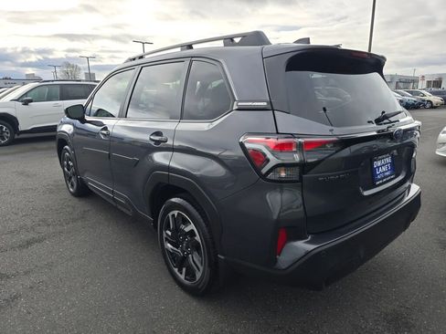 Used 2025 Subaru Forester Limited image 7