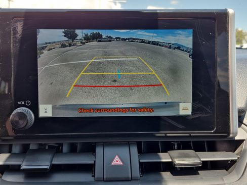 Used 2025 Toyota RAV4 XLE AWD/4WD image 29