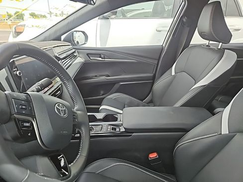 Used 2025 Toyota Camry SE w/ Multimedia Upgrade Package FWD image 5