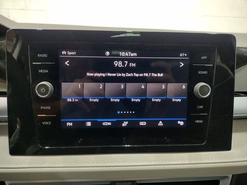 New 2025 Volkswagen Taos SE image 27