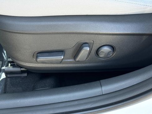 Certified 2023 Hyundai Kona SEL AWD/4WD image 17
