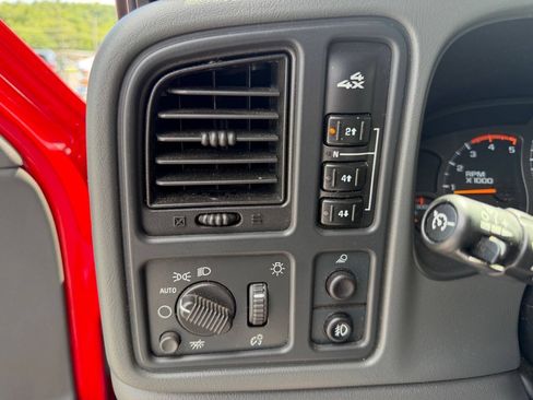 Used 2004 GMC Sierra 3500 SLE w/ Heavy-Duty Power Package AWD/4WD image 14
