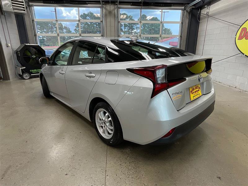 Used 2022 Toyota Prius LE FWD image 3
