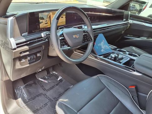 Used 2025 Cadillac Escalade ESV Sport w/ LPO, ONYX Package RWD image 21
