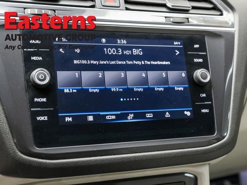 Used 2022 Volkswagen Tiguan SE image 18