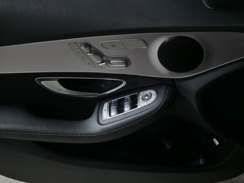 Used 2019 Mercedes-Benz C 300 4MATIC Sedan image 19