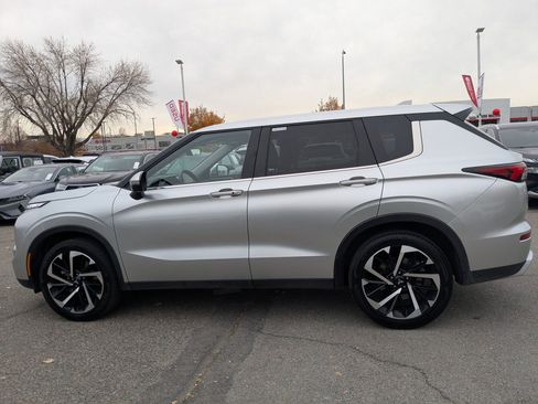 Used 2024 Mitsubishi Outlander SE image 7