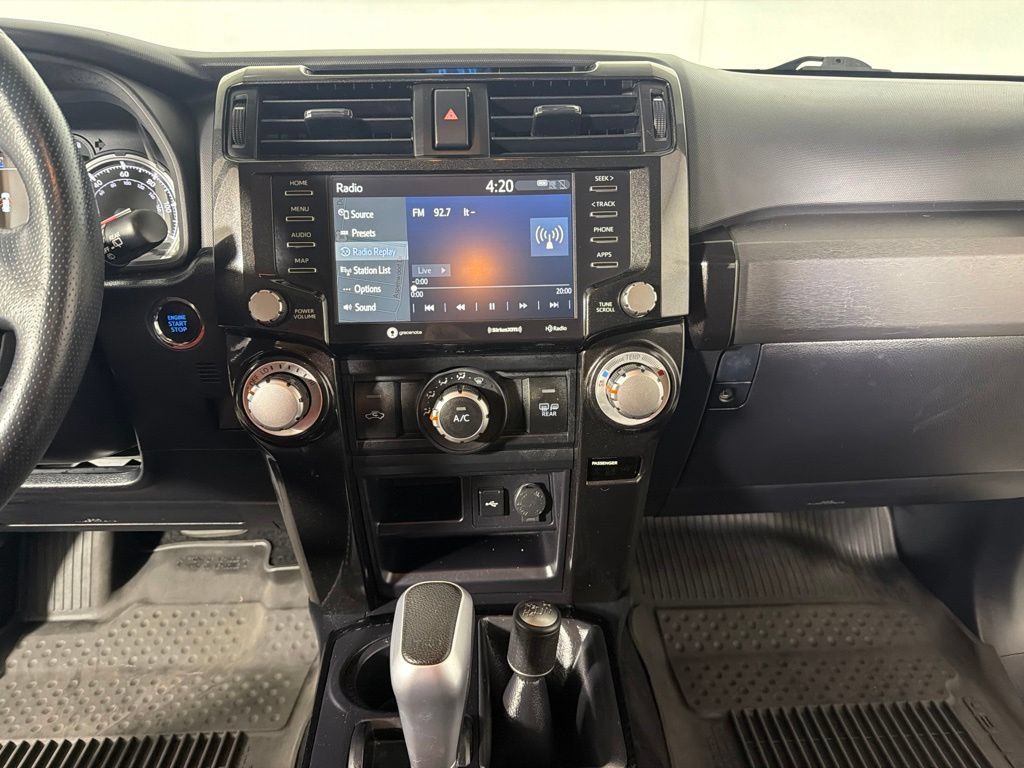 Used 2022 Toyota 4Runner TRD Off-Road Premium AWD/4WD image 15