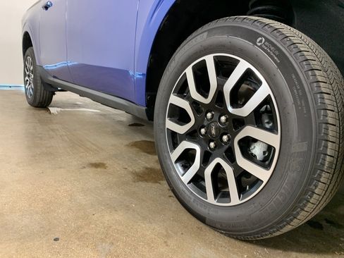 Used 2023 Ford Maverick Lariat w/ Lariat Luxury Package image 6