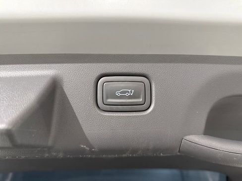 Used 2024 Hyundai Kona Limited FWD image 12