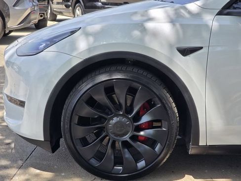Used 2022 Tesla Model Y Performance AWD/4WD image 6