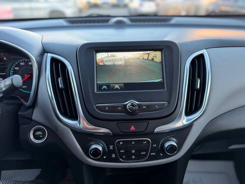 Used 2018 Chevrolet Equinox LT image 38