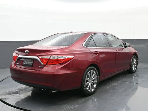 Used 2017 Toyota Camry XLE image 3