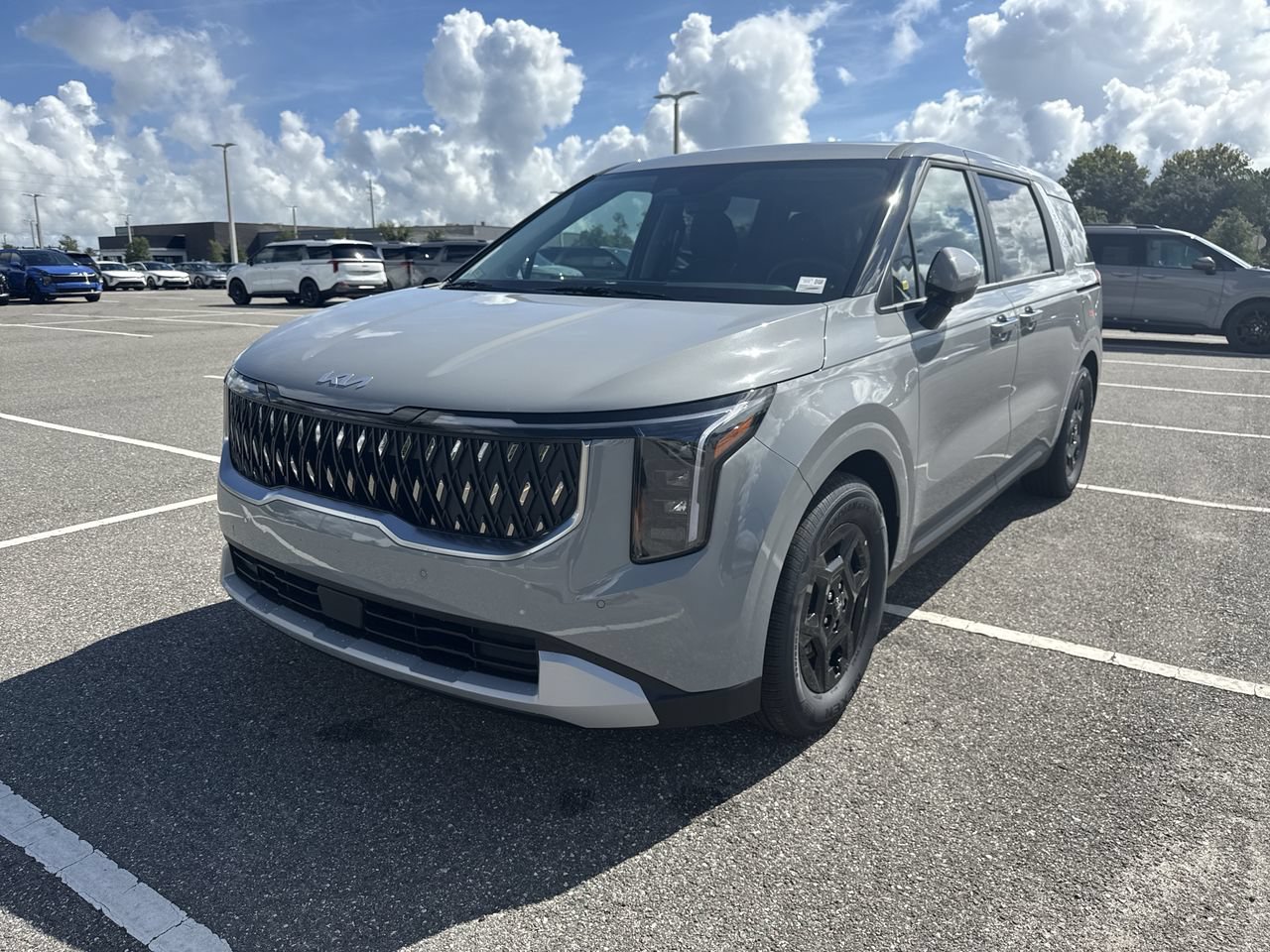 New 2027 Kia Carnival LX FWD image 8