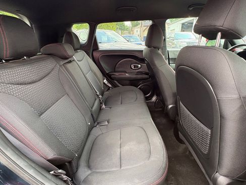 Used 2018 Kia Soul + FWD image 16