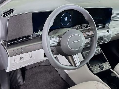 Certified 2024 Hyundai Kona SE FWD image 36