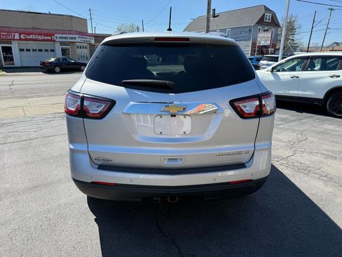 Used 2015 Chevrolet Traverse LT FWD image 6