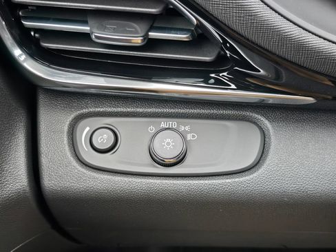New 2026 Buick Envista Sport Touring w/ Convenience I Package FWD image 19
