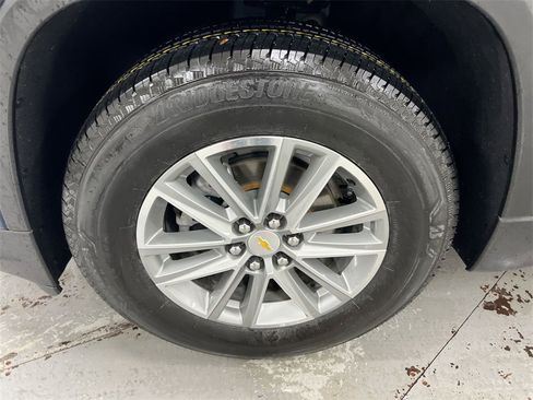 Used 2023 Chevrolet Traverse LT image 25