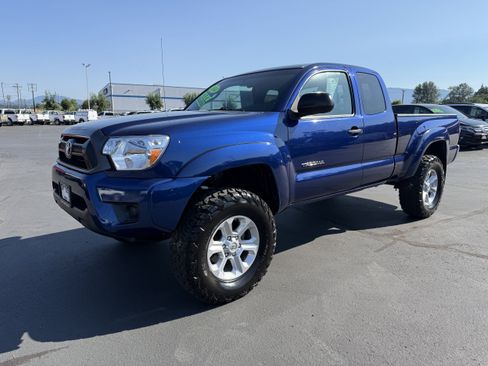 Used 2014 Toyota Tacoma 4x4 Access Cab w/ SR5 Package image 1