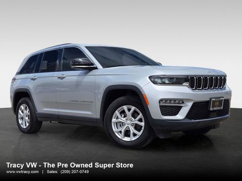 Used 2024 Jeep Grand Cherokee Limited AWD/4WD image 1