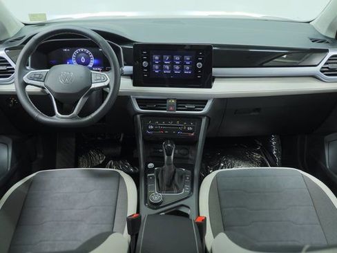 New 2025 Volkswagen Taos SE image 11