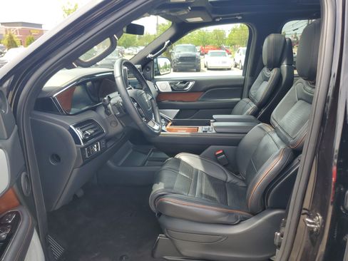 Certified 2024 Lincoln Navigator Black Label AWD/4WD image 12
