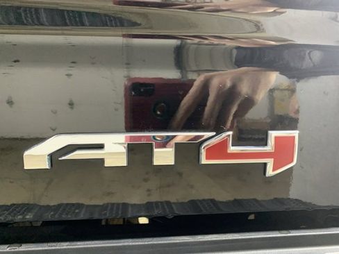 Used 2022 GMC Sierra 1500 AT4 image 39