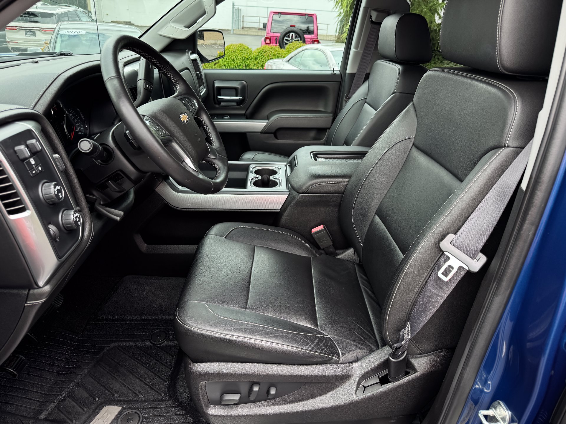 Used 2017 Chevrolet Silverado 1500 LTZ Z71 w/ LTZ Plus Package AWD/4WD image 14