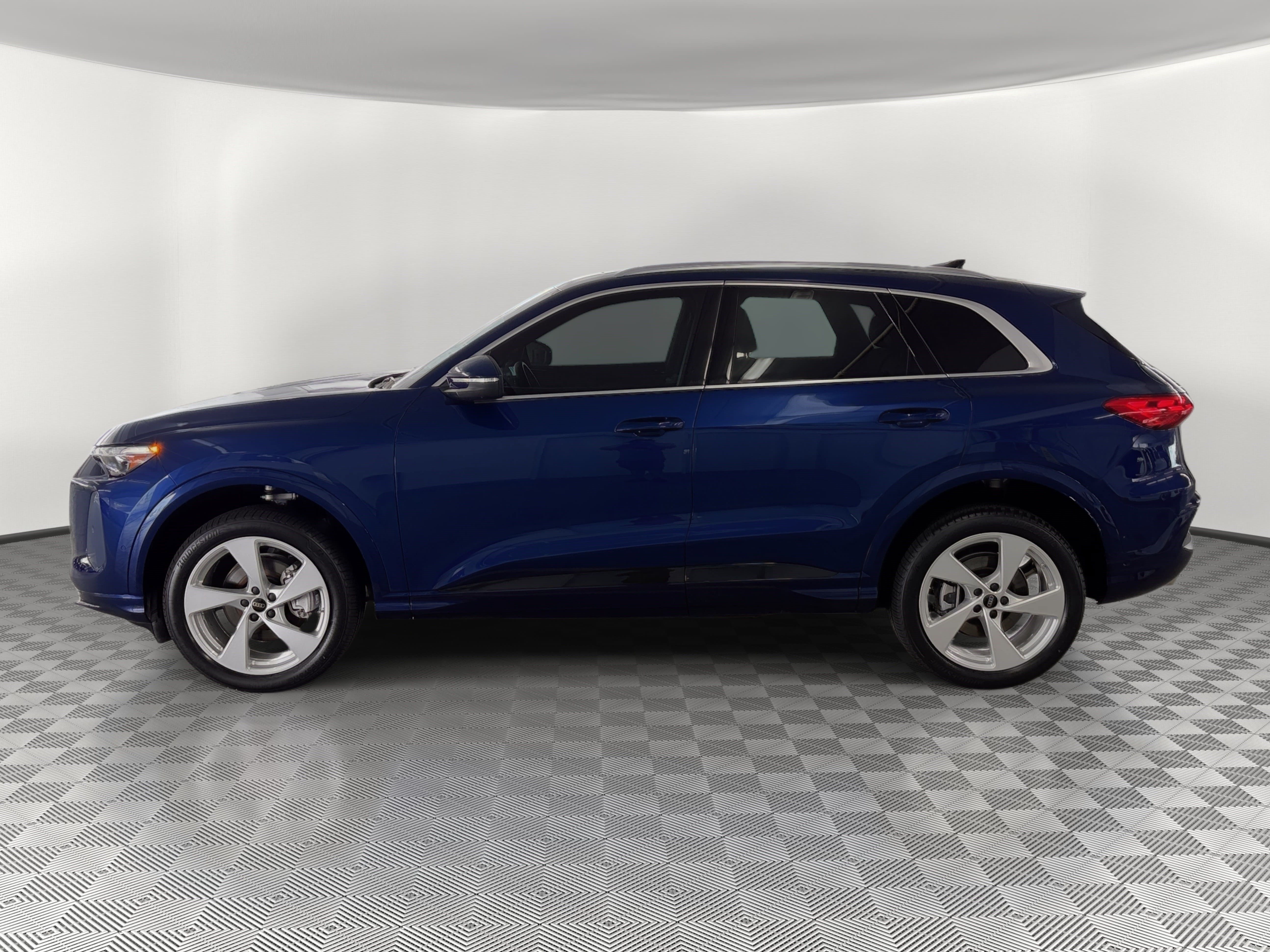 New 2026 Audi Q5 Premium AWD/4WD image 2