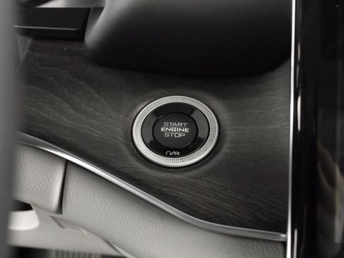 Used 2022 Jeep Grand Cherokee L Overland w/ Advanced Protech Group III image 40