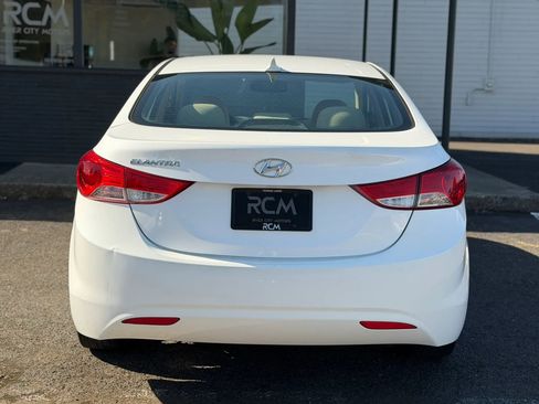 Used 2013 Hyundai Elantra GLS w/ Preferred Pkg FWD image 6