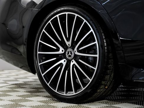 Used 2022 Mercedes-Benz S 580 4MATIC Sedan w/ AMG Line Package image 55