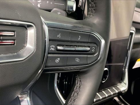 Used 2025 GMC Yukon XL Elevation w/ Elevation Premium Package AWD/4WD image 25